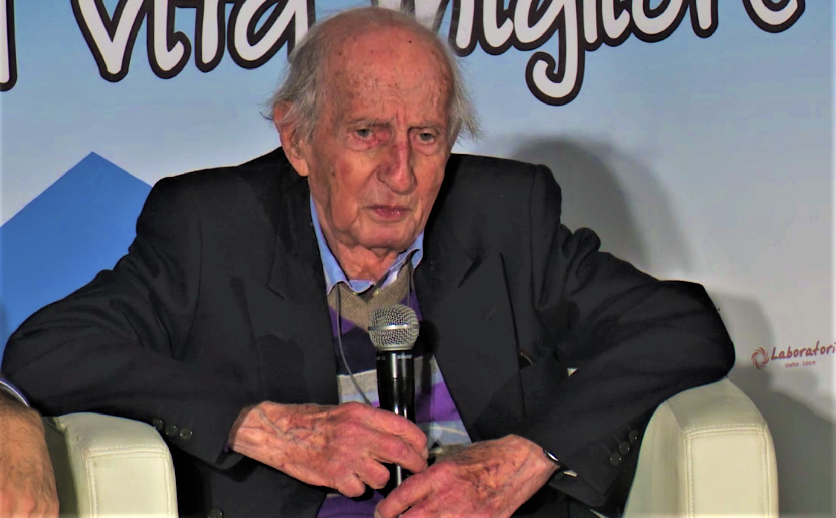 Eugenio Carmi durante un incontro a Genova nel 2015
